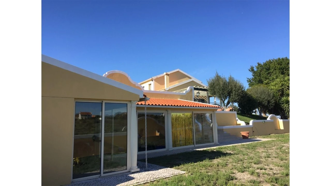 Moradia T5 para Venda em Aveiras de Cima Foto 3