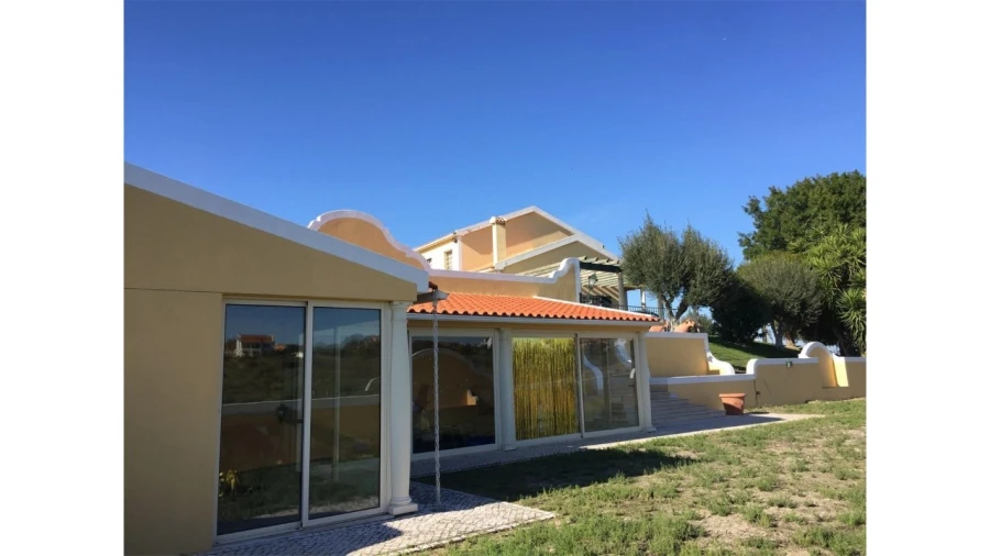 Moradia T5 para Venda em Aveiras de Cima Foto 3