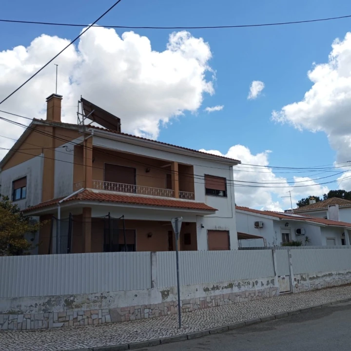 Moradia T5 para Venda em Azeitão (São Lourenço e São Simão) Foto 1