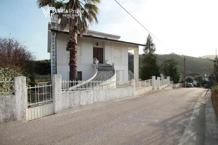 Moradia T3 para Venda em Almalagues Foto 23