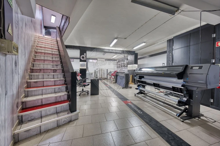 Loja para Venda em Almeirim Foto 31