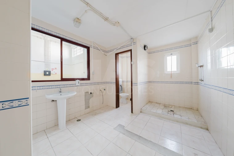 Loja para Arrendamento em Peniche Foto 6