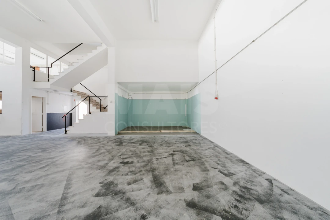 Loja para Arrendamento em Peniche Foto 4