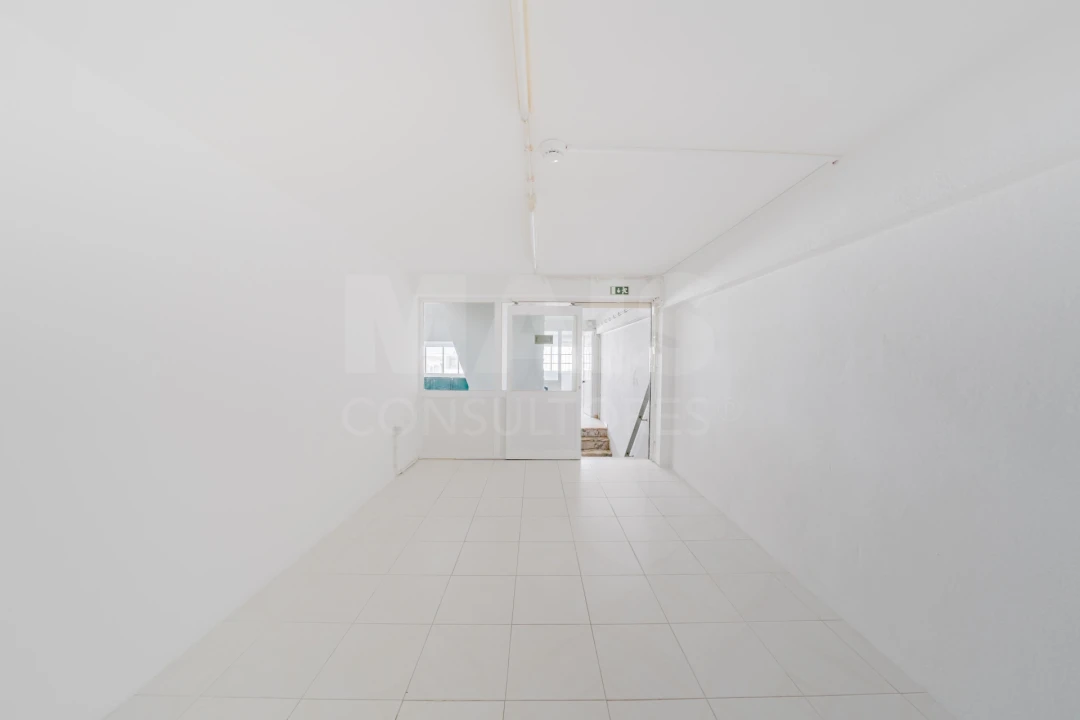 Loja para Arrendamento em Peniche Foto 9