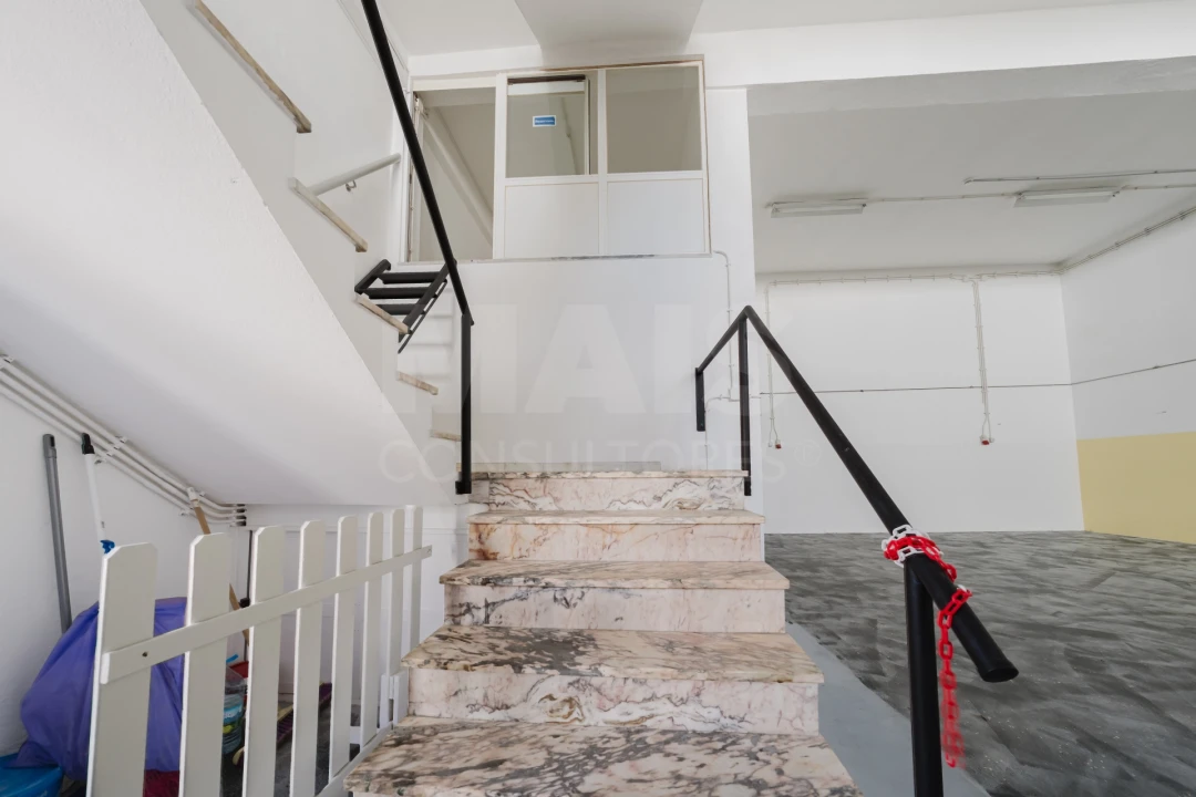 Loja para Arrendamento em Peniche Foto 7