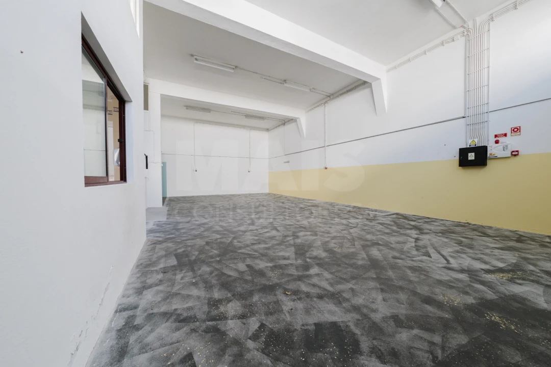 Loja para Arrendamento em Peniche Foto 2