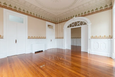 Moradia T6 para Venda em Cedofeita, Santo Ildefonso, Sé, Miragaia, São Nicolau e Vitória