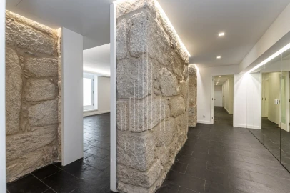 Moradia T6 para Venda em Cedofeita, Santo Ildefonso, Sé, Miragaia, São Nicolau e Vitória