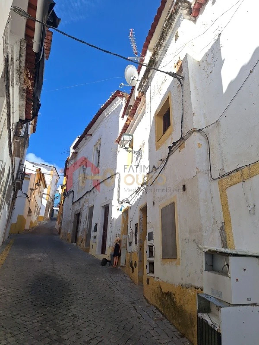 Prédio para Venda em Caia, São Pedro e Alcáçova Foto 3
