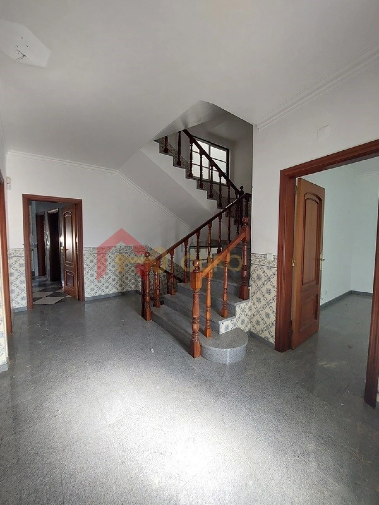 Moradia T4 para Venda em Assunção, Ajuda, Salvador e Santo Ildefonso Foto 3