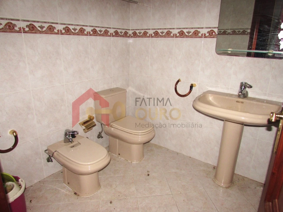 Moradia T4 para Venda em Assunção, Ajuda, Salvador e Santo Ildefonso Foto 21