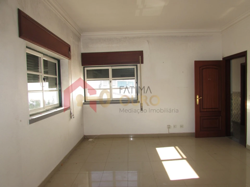 Moradia T4 para Venda em Assunção, Ajuda, Salvador e Santo Ildefonso Foto 23