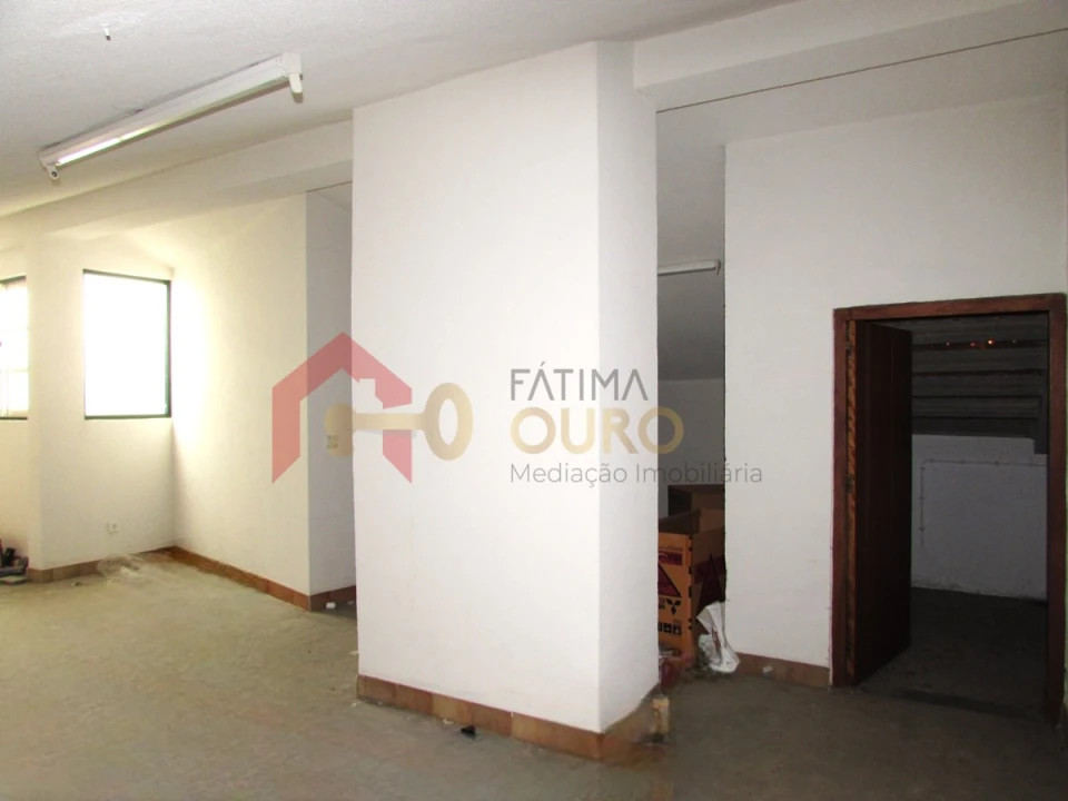 Moradia T4 para Venda em Assunção, Ajuda, Salvador e Santo Ildefonso Foto 30