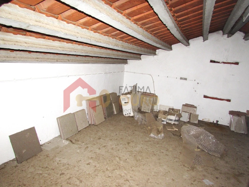 Moradia T4 para Venda em Assunção, Ajuda, Salvador e Santo Ildefonso Foto 32