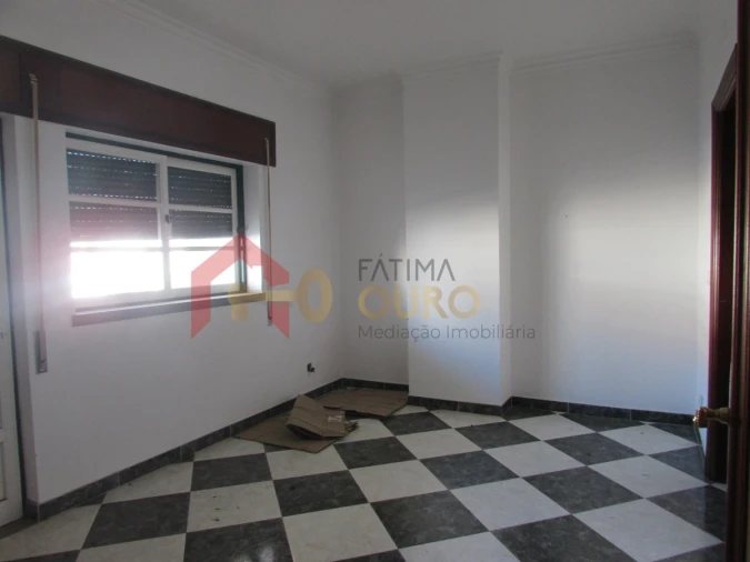 Moradia T4 para Venda em Assunção, Ajuda, Salvador e Santo Ildefonso Foto 10