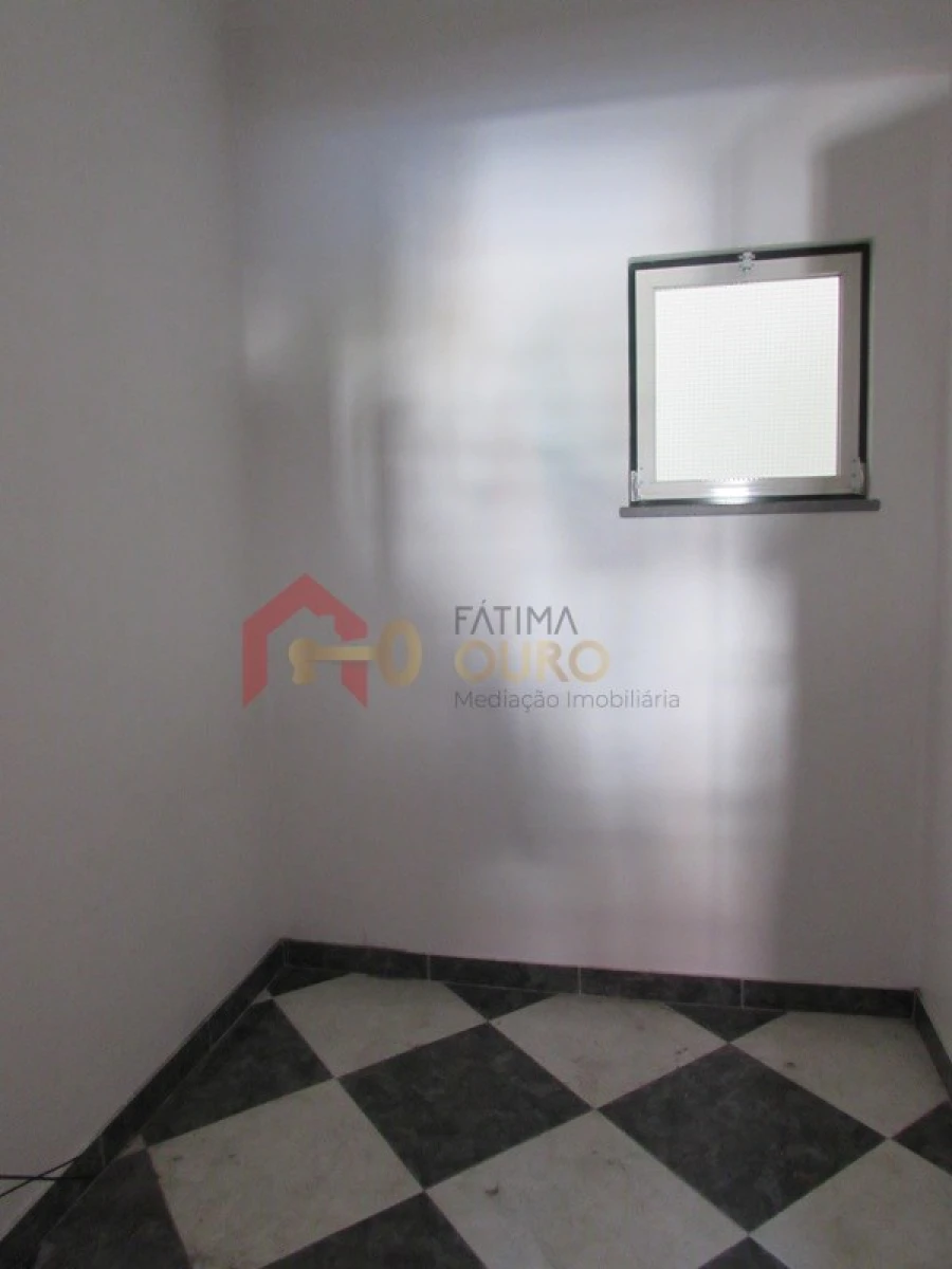 Moradia T4 para Venda em Assunção, Ajuda, Salvador e Santo Ildefonso Foto 11