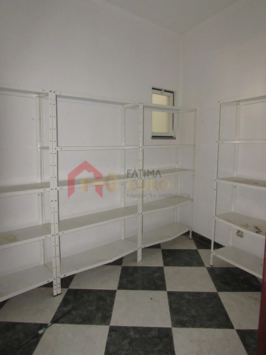 Moradia T4 para Venda em Assunção, Ajuda, Salvador e Santo Ildefonso Foto 12