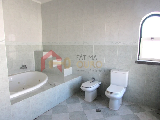 Moradia T4 para Venda em Assunção, Ajuda, Salvador e Santo Ildefonso Foto 17