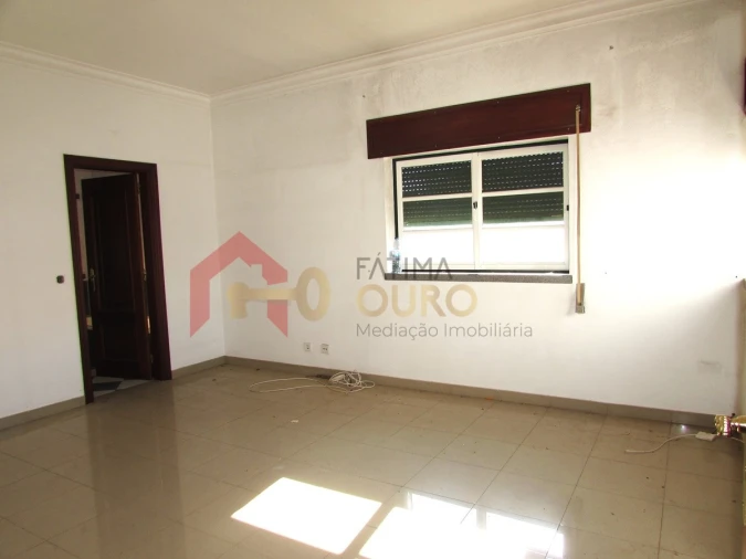 Moradia T4 para Venda em Assunção, Ajuda, Salvador e Santo Ildefonso Foto 24