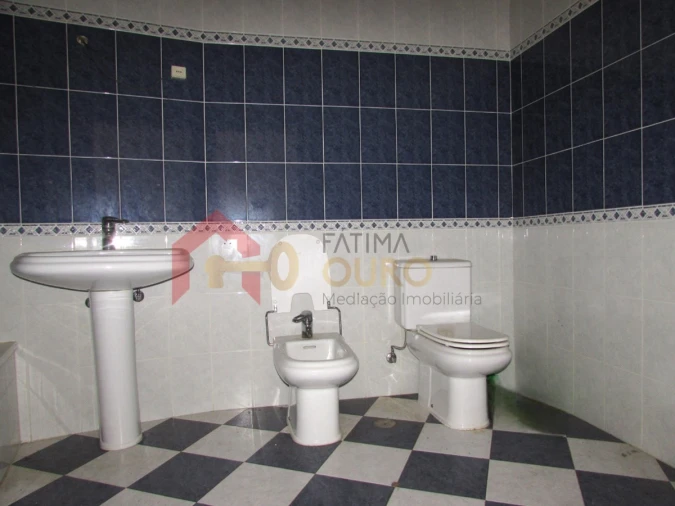 Moradia T4 para Venda em Assunção, Ajuda, Salvador e Santo Ildefonso Foto 29