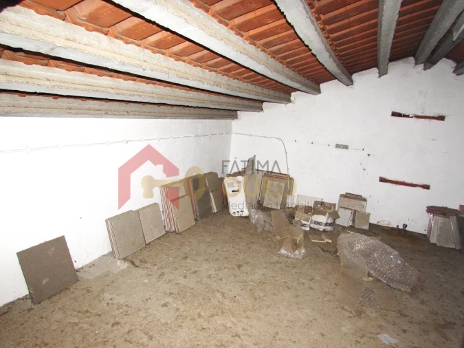 Moradia T4 para Venda em Assunção, Ajuda, Salvador e Santo Ildefonso Foto 32