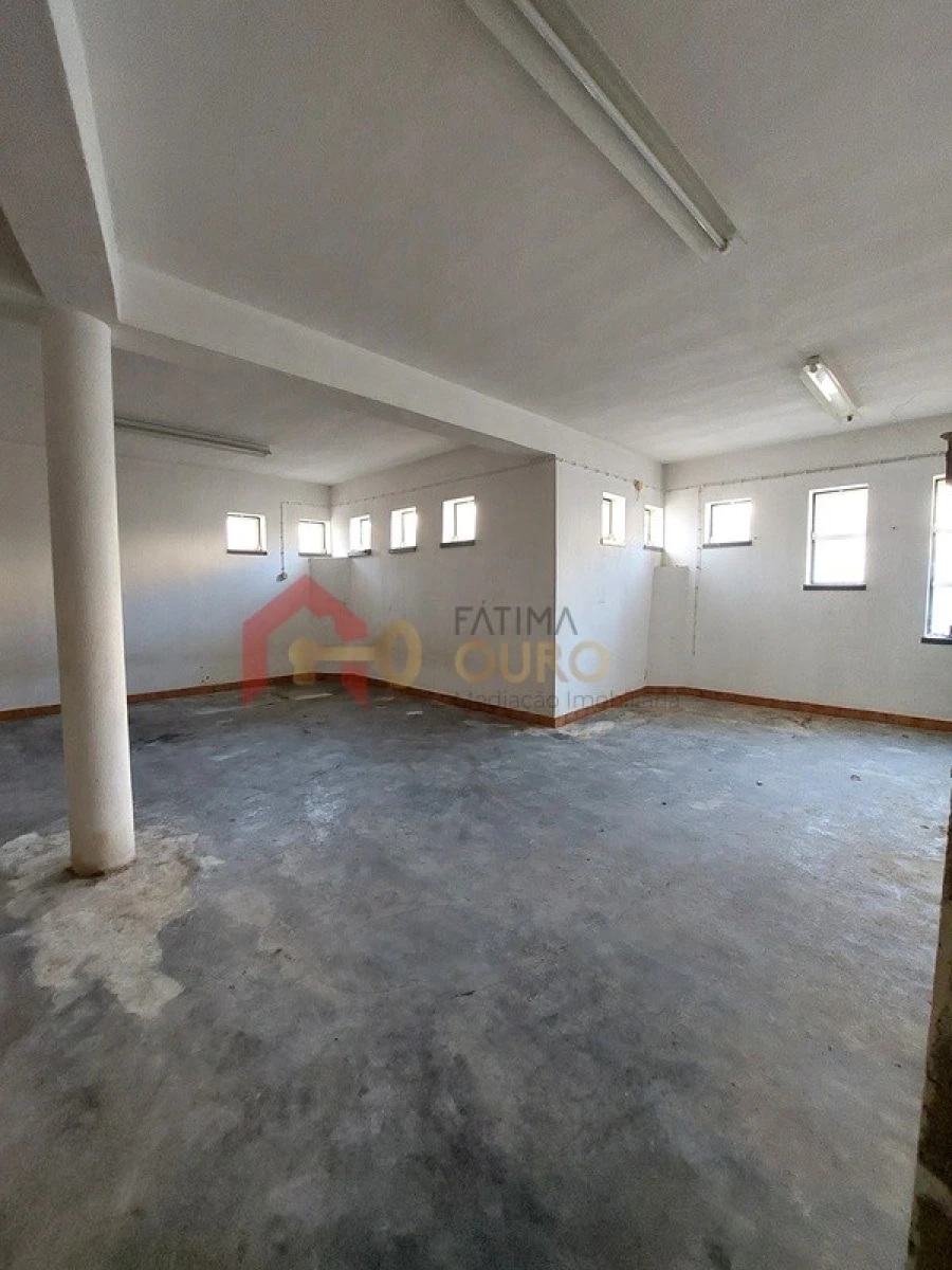 Moradia T4 para Venda em Assunção, Ajuda, Salvador e Santo Ildefonso Foto 36