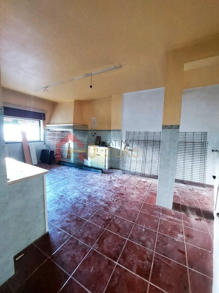 Moradia T4 para Venda em Assunção, Ajuda, Salvador e Santo Ildefonso Foto 37