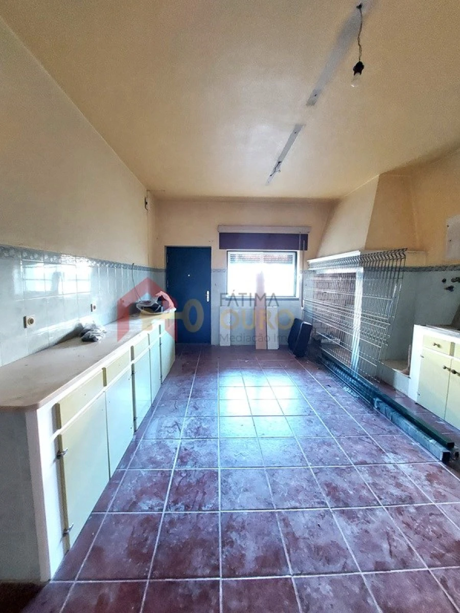 Moradia T4 para Venda em Assunção, Ajuda, Salvador e Santo Ildefonso Foto 38