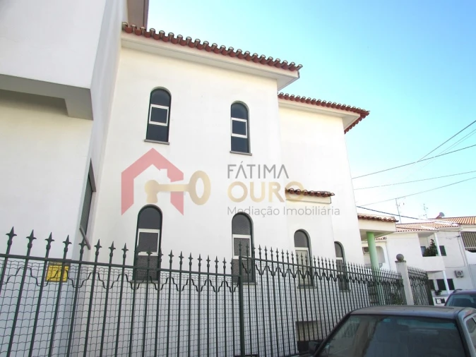 Moradia T4 para Venda em Assunção, Ajuda, Salvador e Santo Ildefonso Foto 40