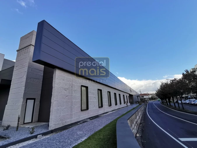 Armazém para Arrendamento em Vermoim Foto 1