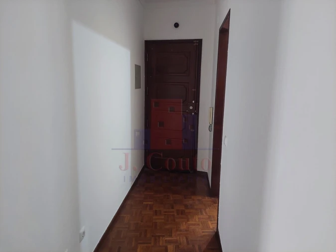 Apartamento T4 para Arrendamento em Nossa Senhora do Pópulo, Coto e São Gregório Foto 4