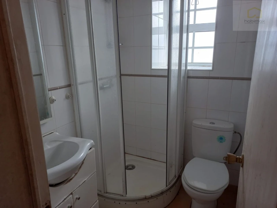 Apartamento T1 para Venda em Calheta Foto 13