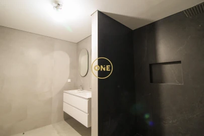 Apartamento T6 para Venda em Funchal (São Pedro)