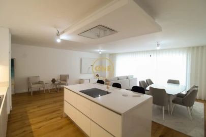 Apartamento T6 para Venda em Funchal (São Pedro)