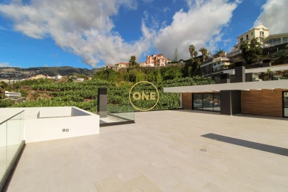 Apartamento T6 para Venda em Funchal (São Pedro)