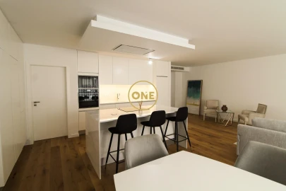 Apartamento T6 para Venda em Funchal (São Pedro)