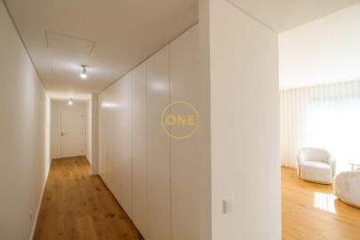 Apartamento T6 para Venda em Funchal (São Pedro)
