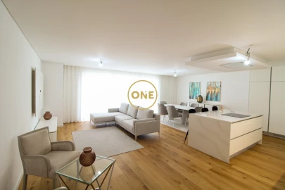 Apartamento T6 para Venda em Funchal (São Pedro)