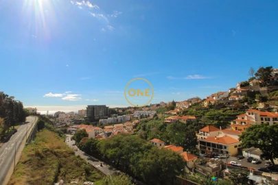Apartamento T6 para Venda em Funchal (São Pedro)
