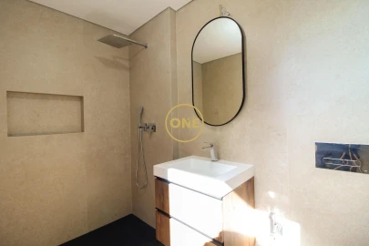 Apartamento T6 para Venda em Funchal (São Pedro)