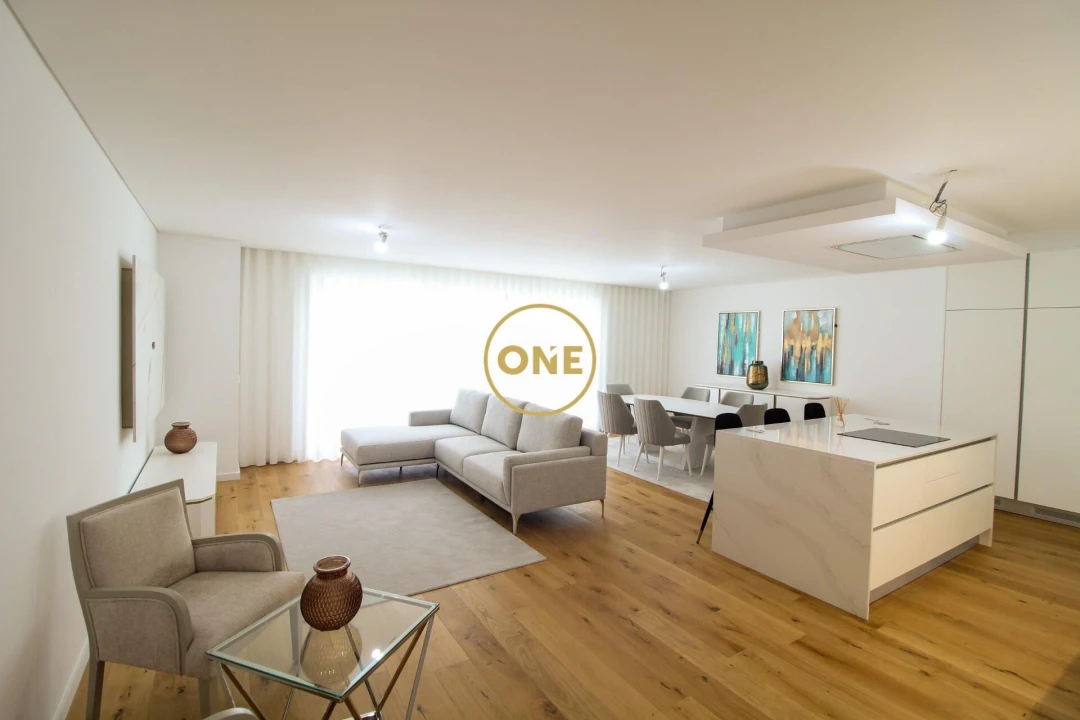 Apartamento T6 para Venda em Funchal (São Pedro) Foto 1