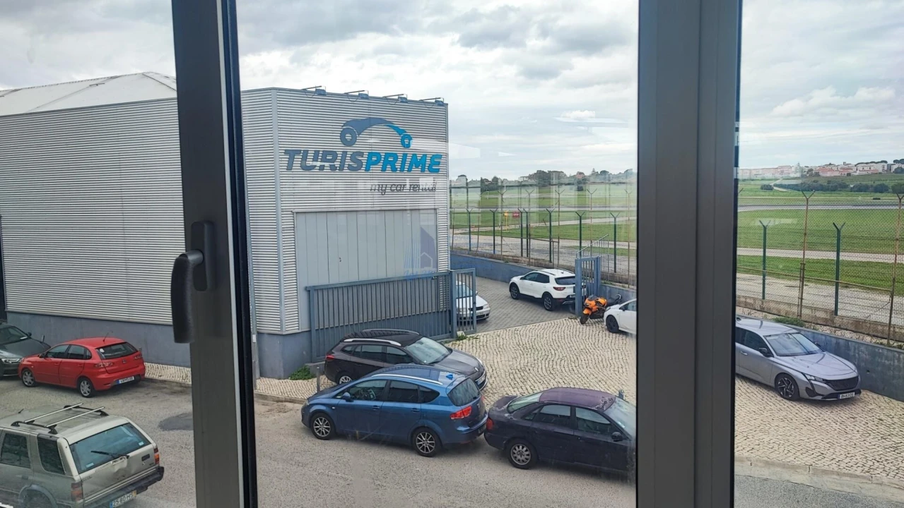 Armazém para Venda em Sacavém e Prior Velho Foto 5