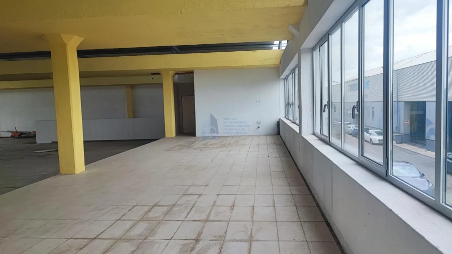 Armazém para Venda em Sacavém e Prior Velho Foto 4