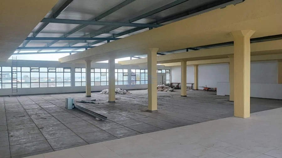 Armazém para Venda em Sacavém e Prior Velho