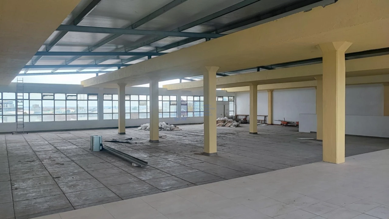 Armazém para Venda em Sacavém e Prior Velho Foto 1