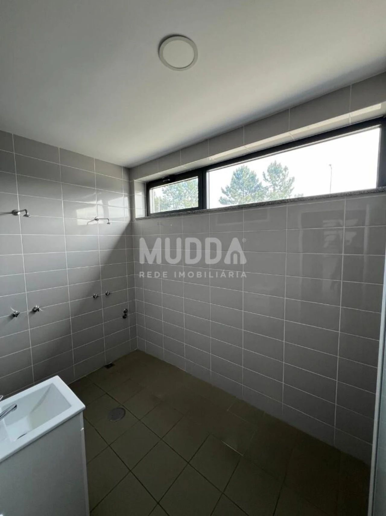 Armazém para Venda em Fiães Foto 5