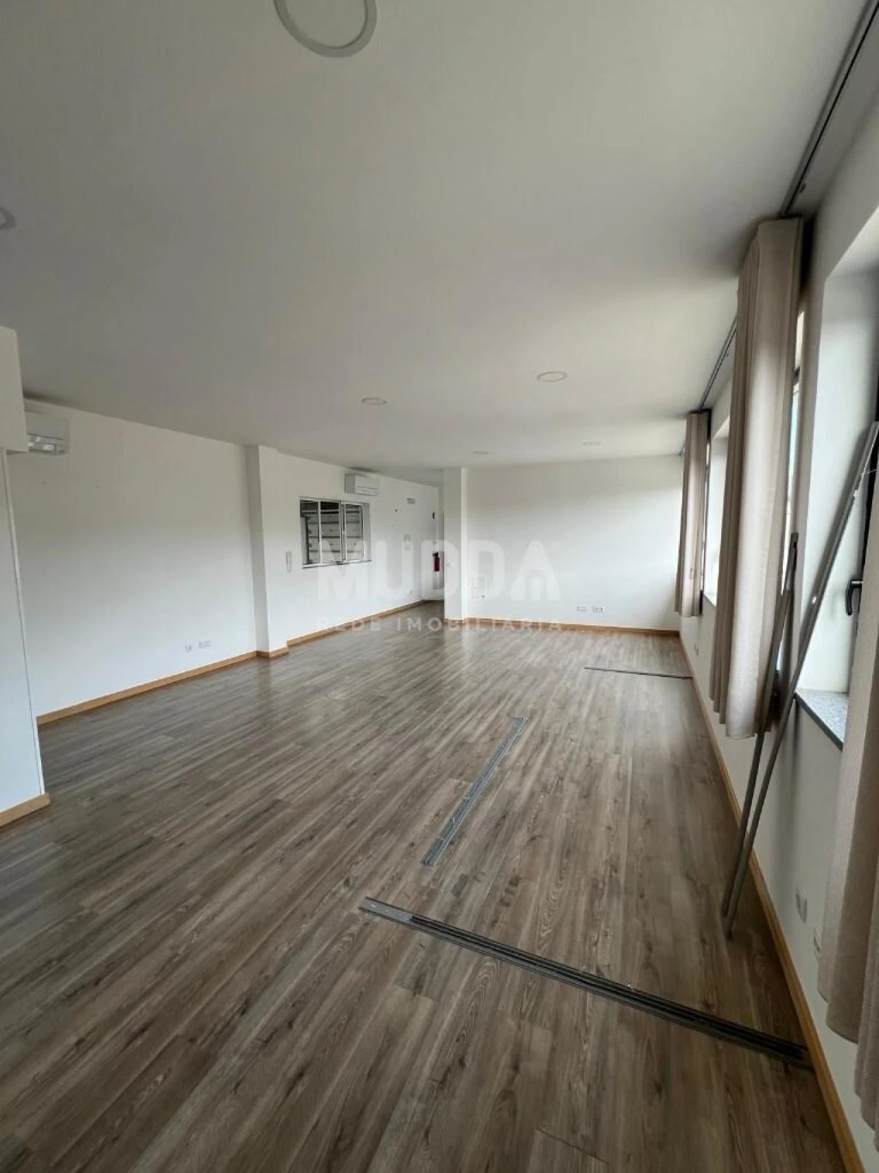 Armazém para Venda em Fiães Foto 12