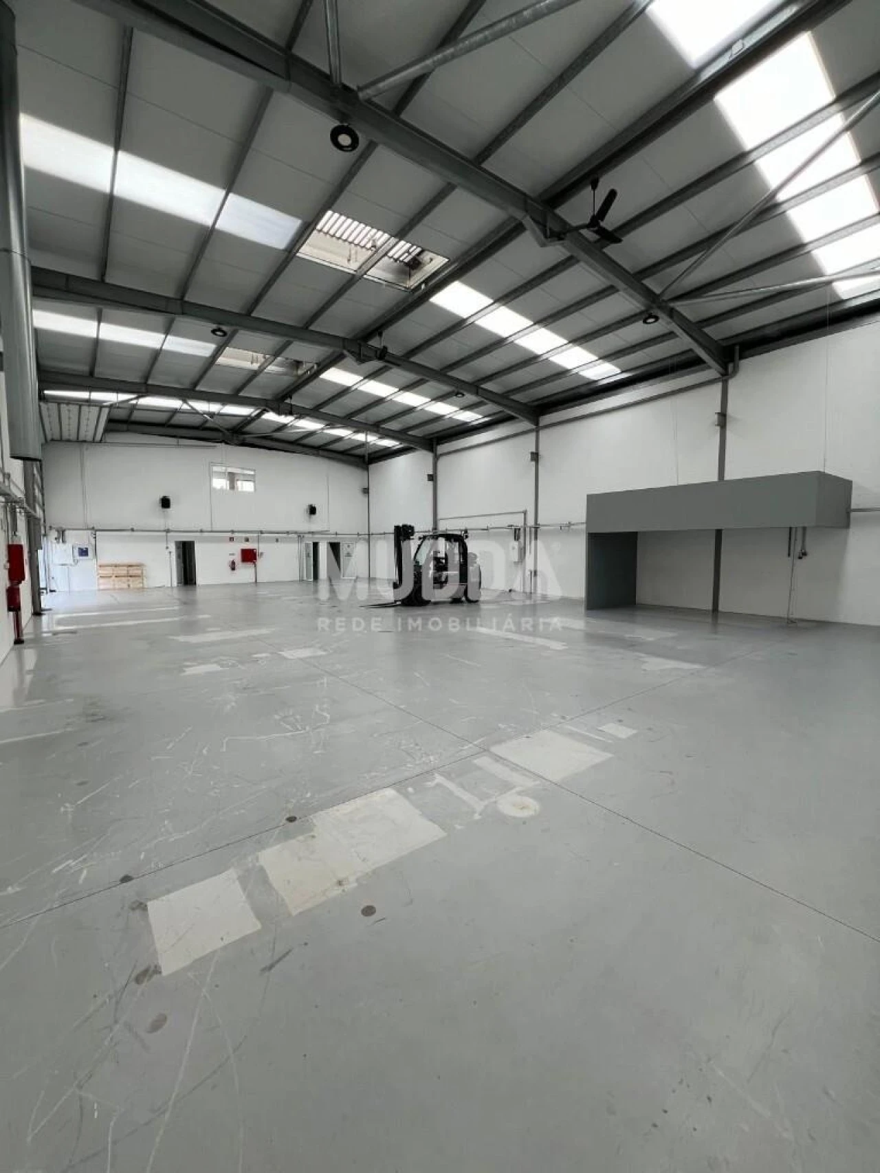 Armazém para Venda em Fiães Foto 13