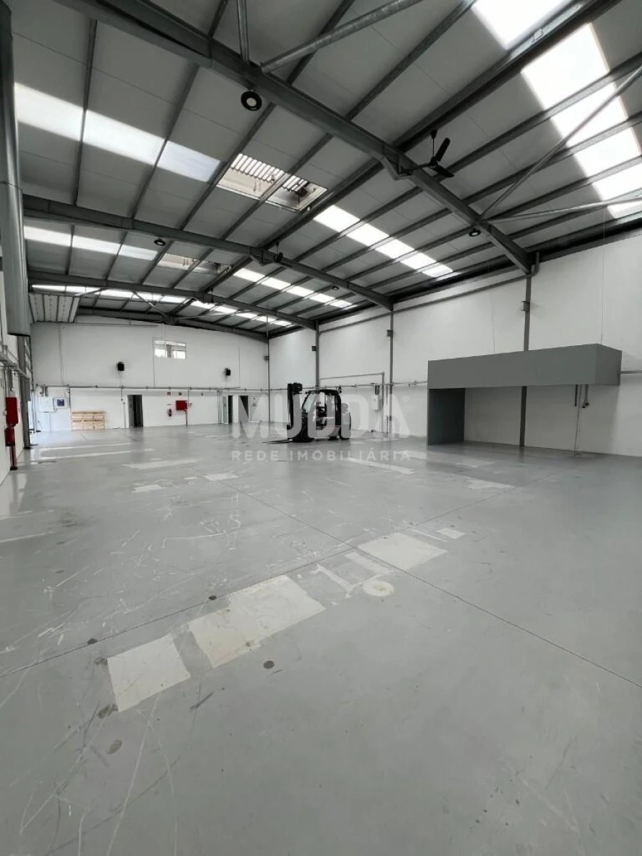 Armazém para Venda em Fiães Foto 13