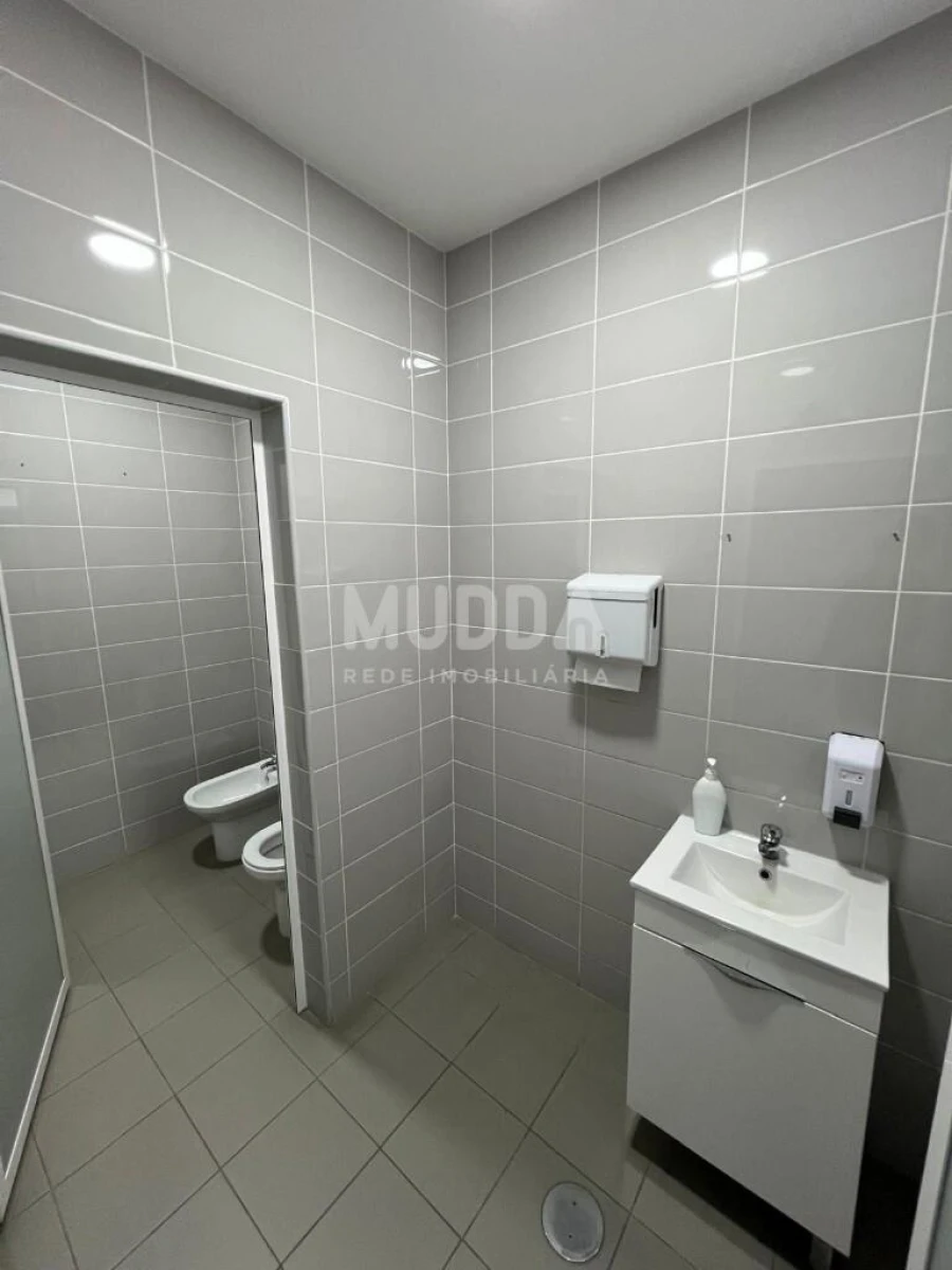 Armazém para Venda em Fiães Foto 7